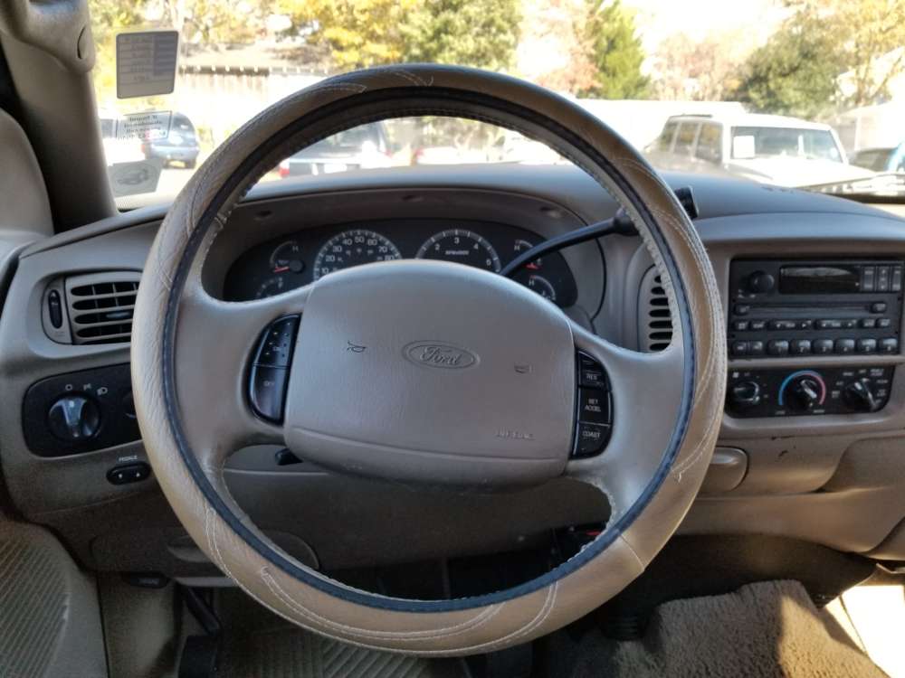 Ford F150 2002 White