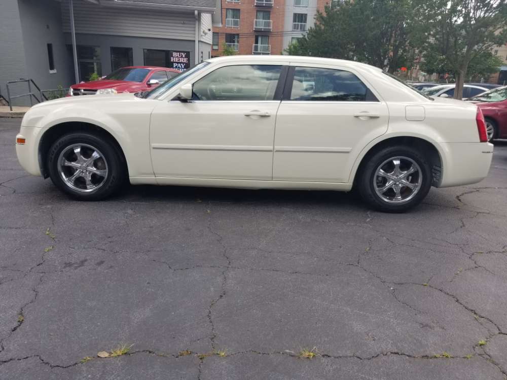 Chrysler 300, 300C, 300M 2005 White