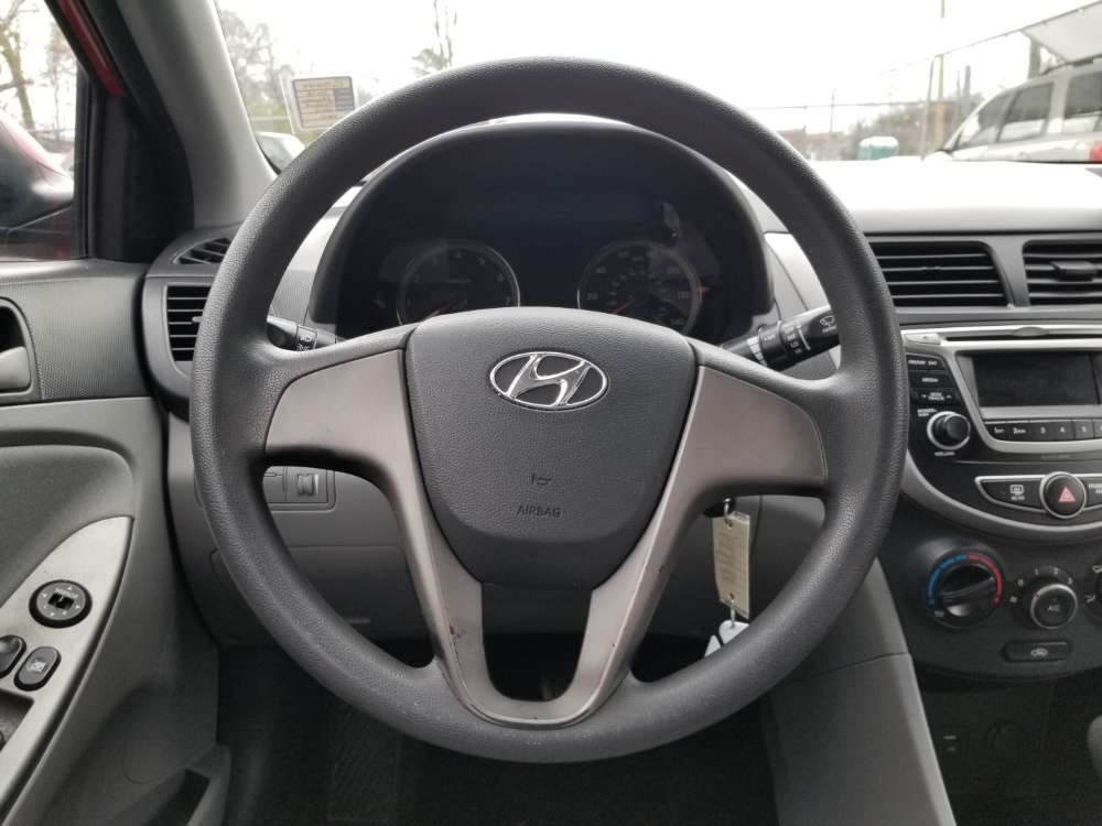 Hyundai Accent 2016 Red