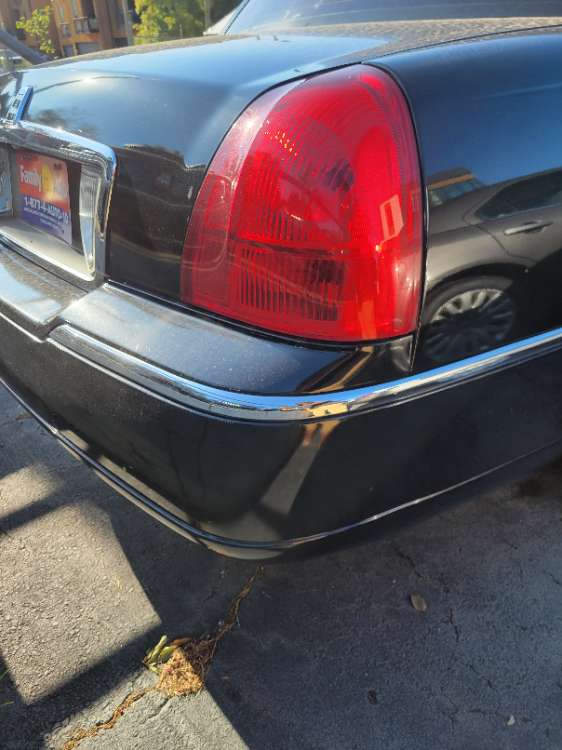 Lincoln Town Car 2011 Black