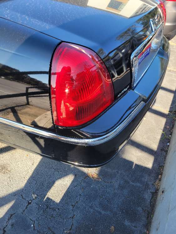 Lincoln Town Car 2011 Black