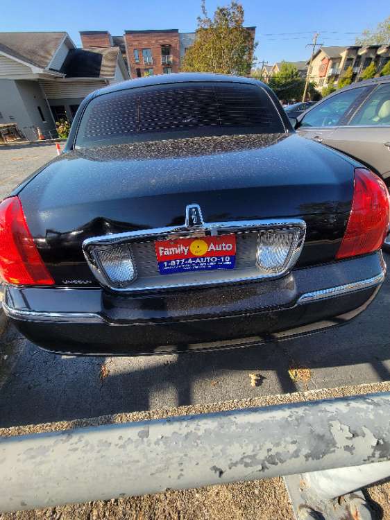 Lincoln Town Car 2011 Black